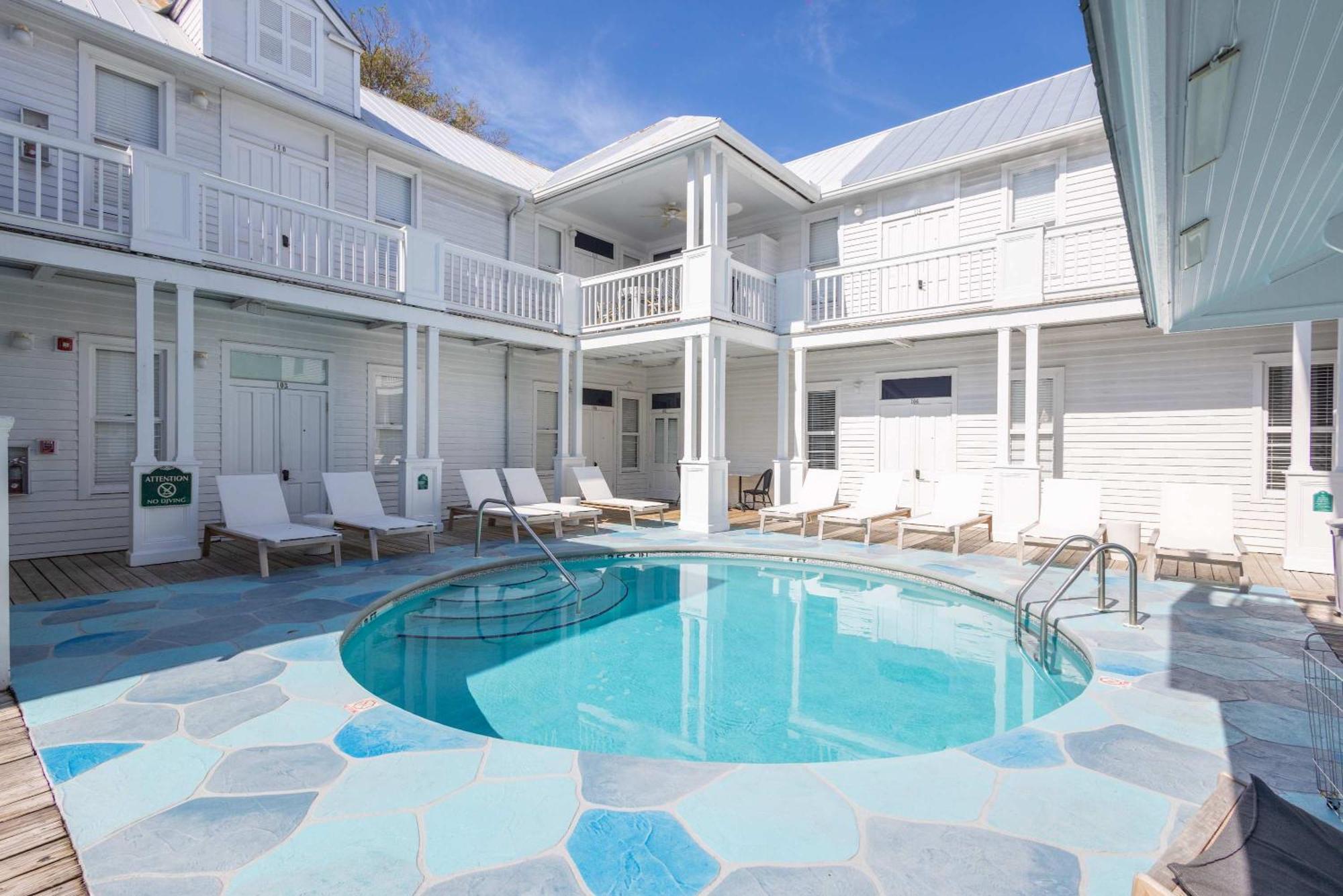 Deluxe King - Curry Mansion With Pool! Hotel Key West Bagian luar foto