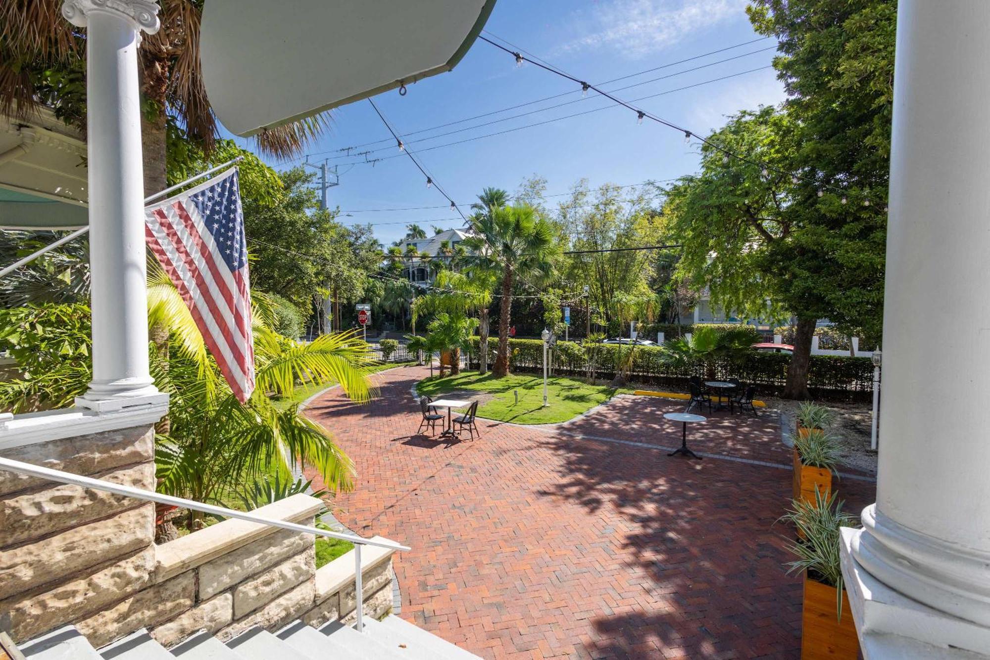 Deluxe King - Curry Mansion With Pool! Hotel Key West Bagian luar foto